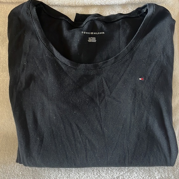 TOMMY HILFIGER
Women's Solid Scoop-Neck Long-Sleeve Knit Top in black size xl - Picture 10 of 10
